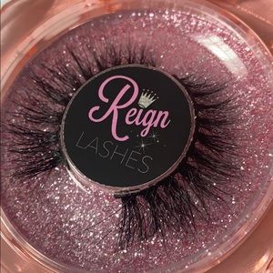 Reign Lashes “Sky” 🌈 Never Worn!
